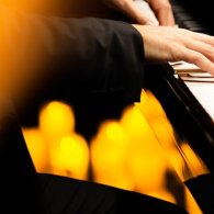 Candlelight: tributo a Cesare Cremonini, concerto a lume di candela