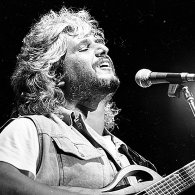 Sarzana suona Pino Daniele, il concerto con La Temporary Band